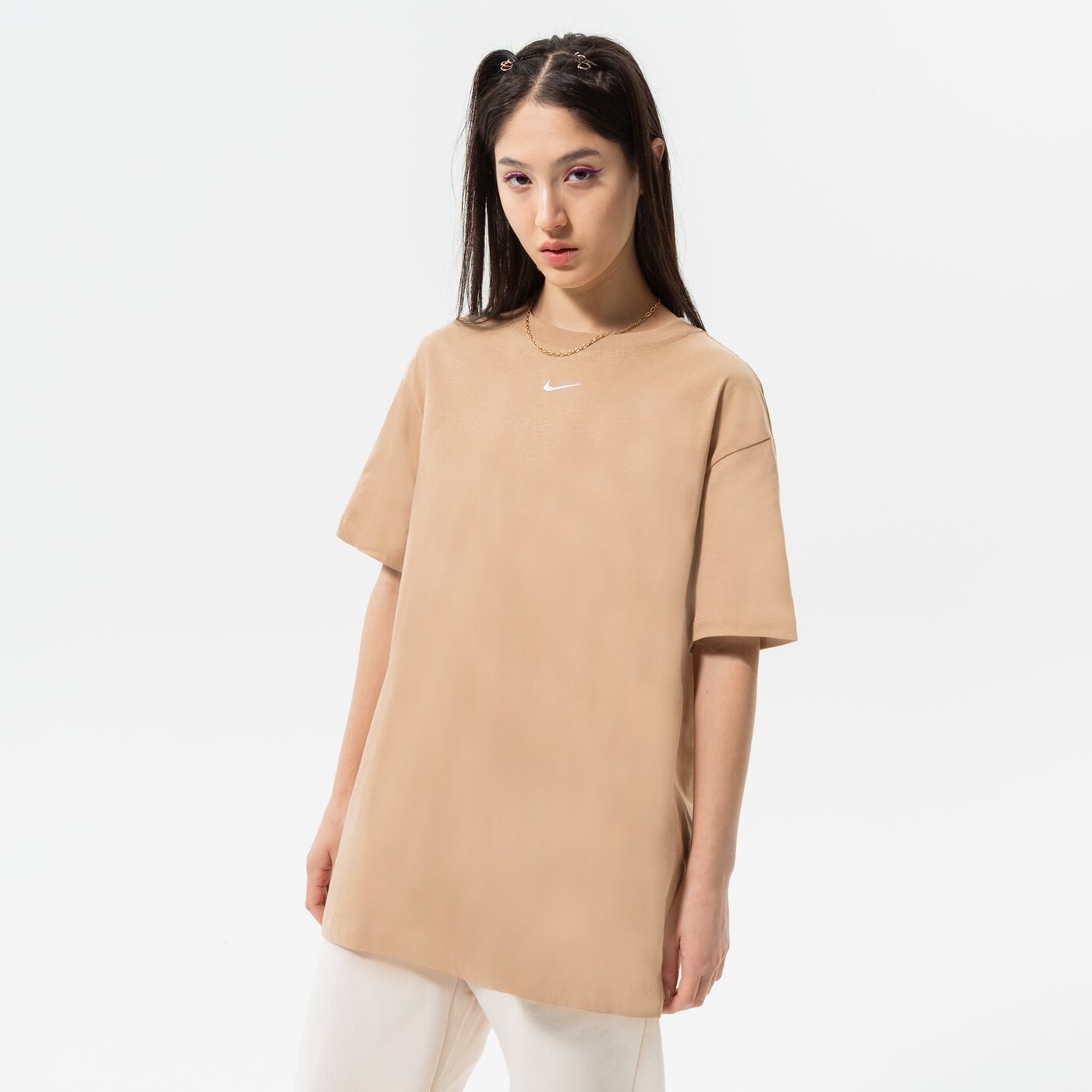 Дамска тениска NIKE ТЕНИСКА W NSW ESSNTL TEE BF LBR dn5697-200 цвят бежов