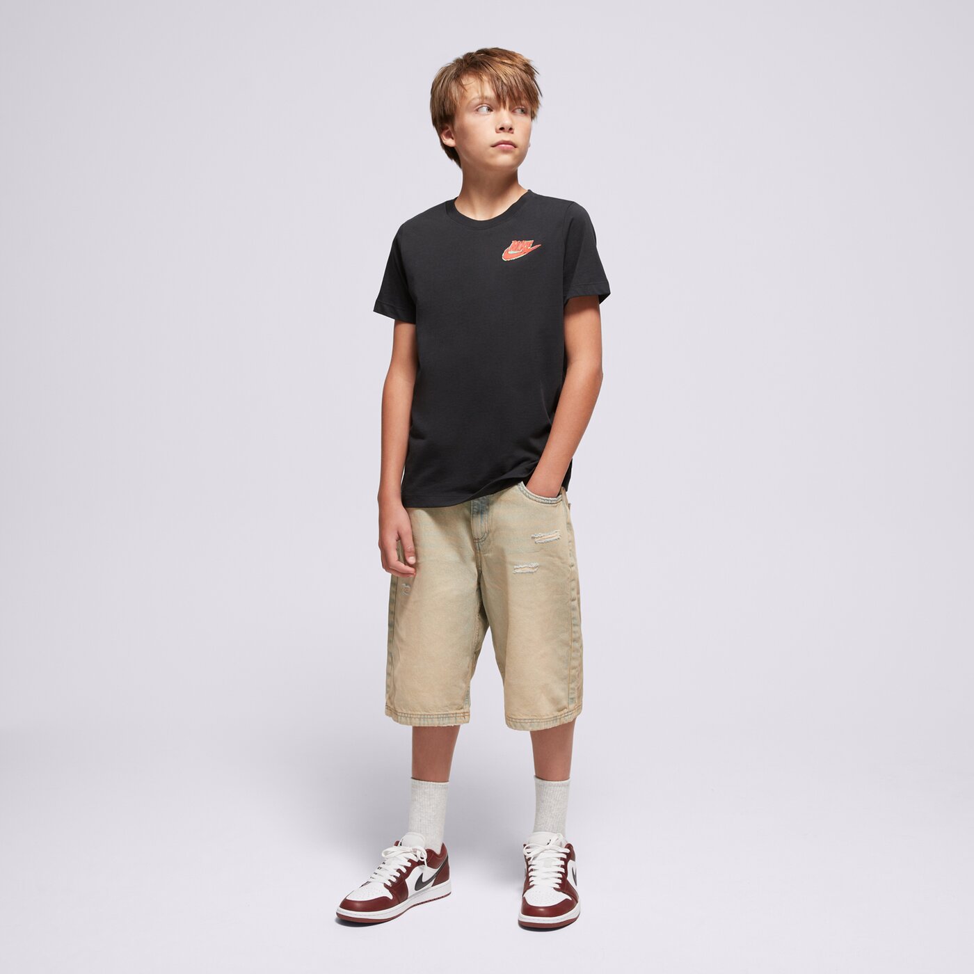 Детска тениска NIKE ТЕНИСКА K NSW TEE BOXY MULTI SPORT BOY hv5212-010 цвят черен