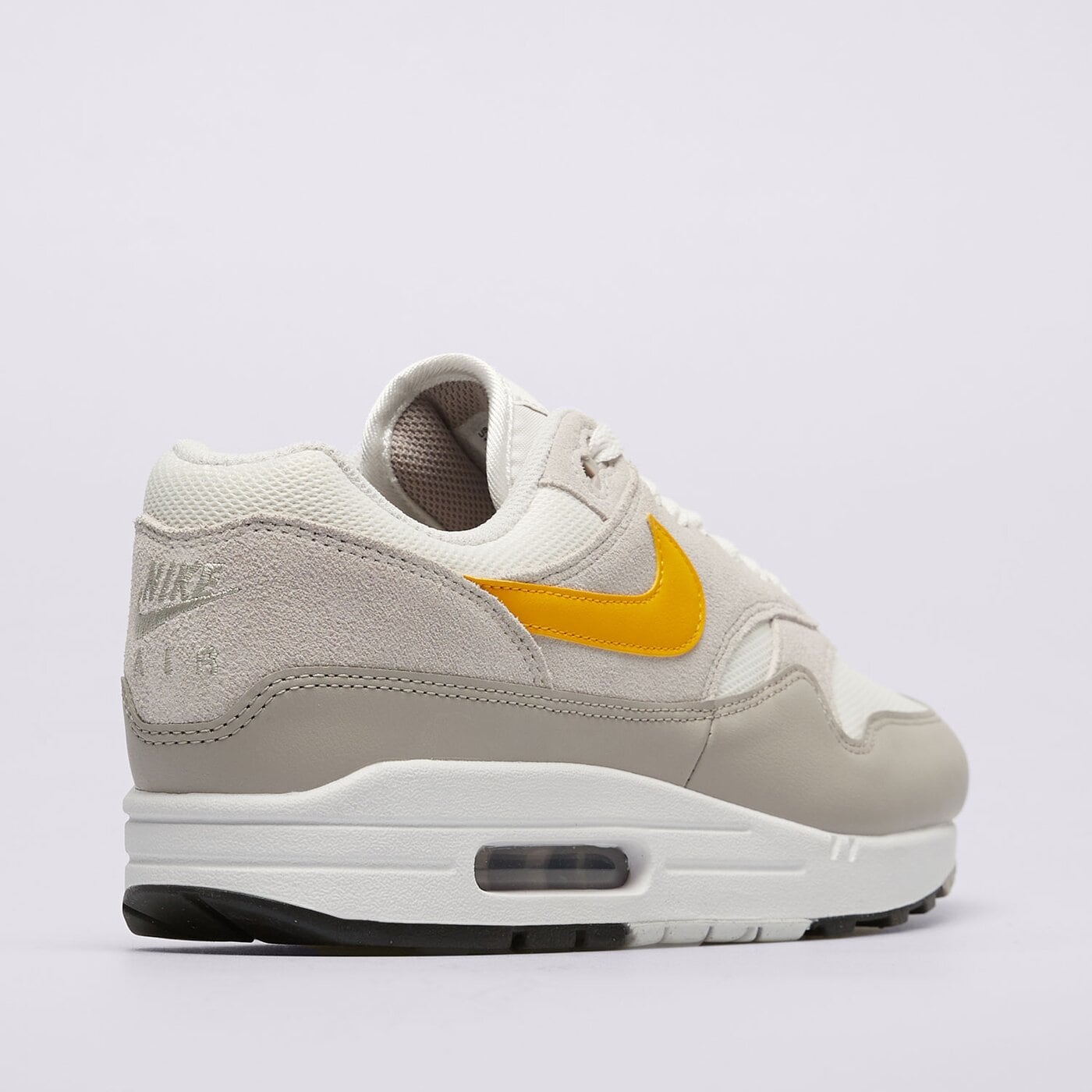 Мъжки маратонки NIKE AIR MAX 1 ESS fz5808-105 цвят черен
