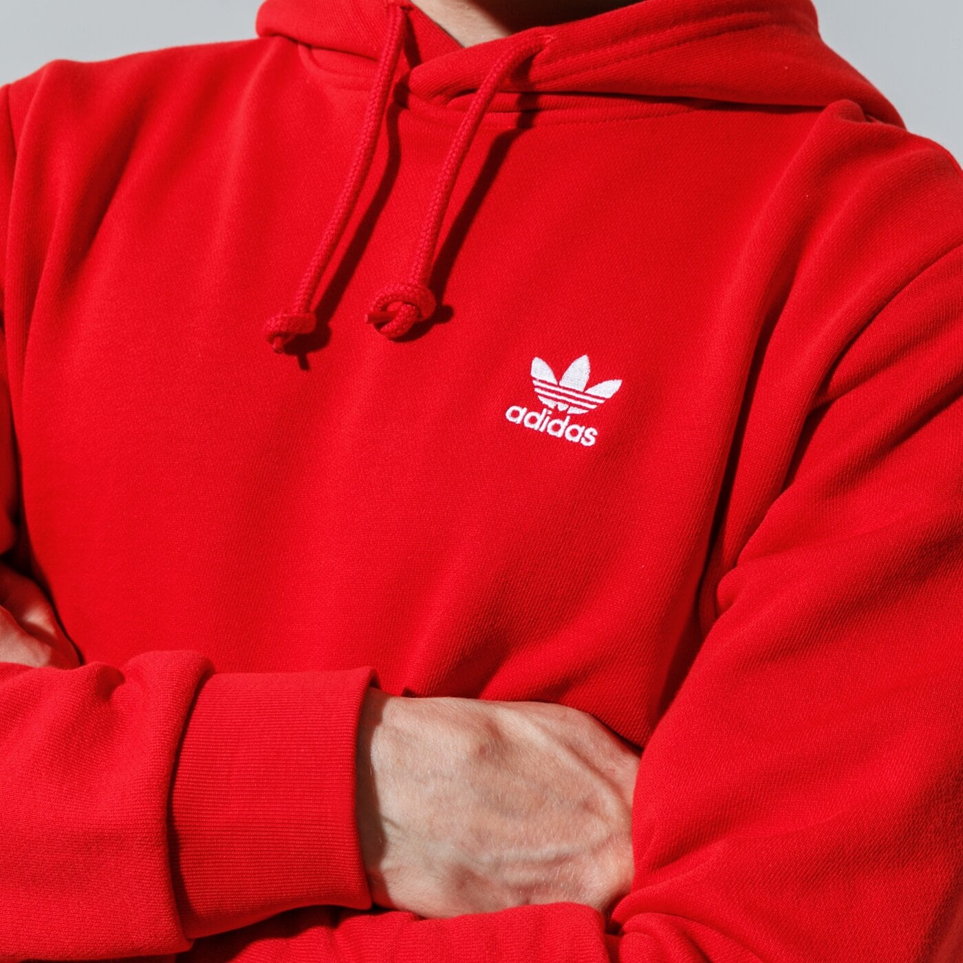 Мъжки суичър ADIDAS СУИТЧЪР С КАЧУЛКА ESSENTIAL HOODY gn3389 цвят червен