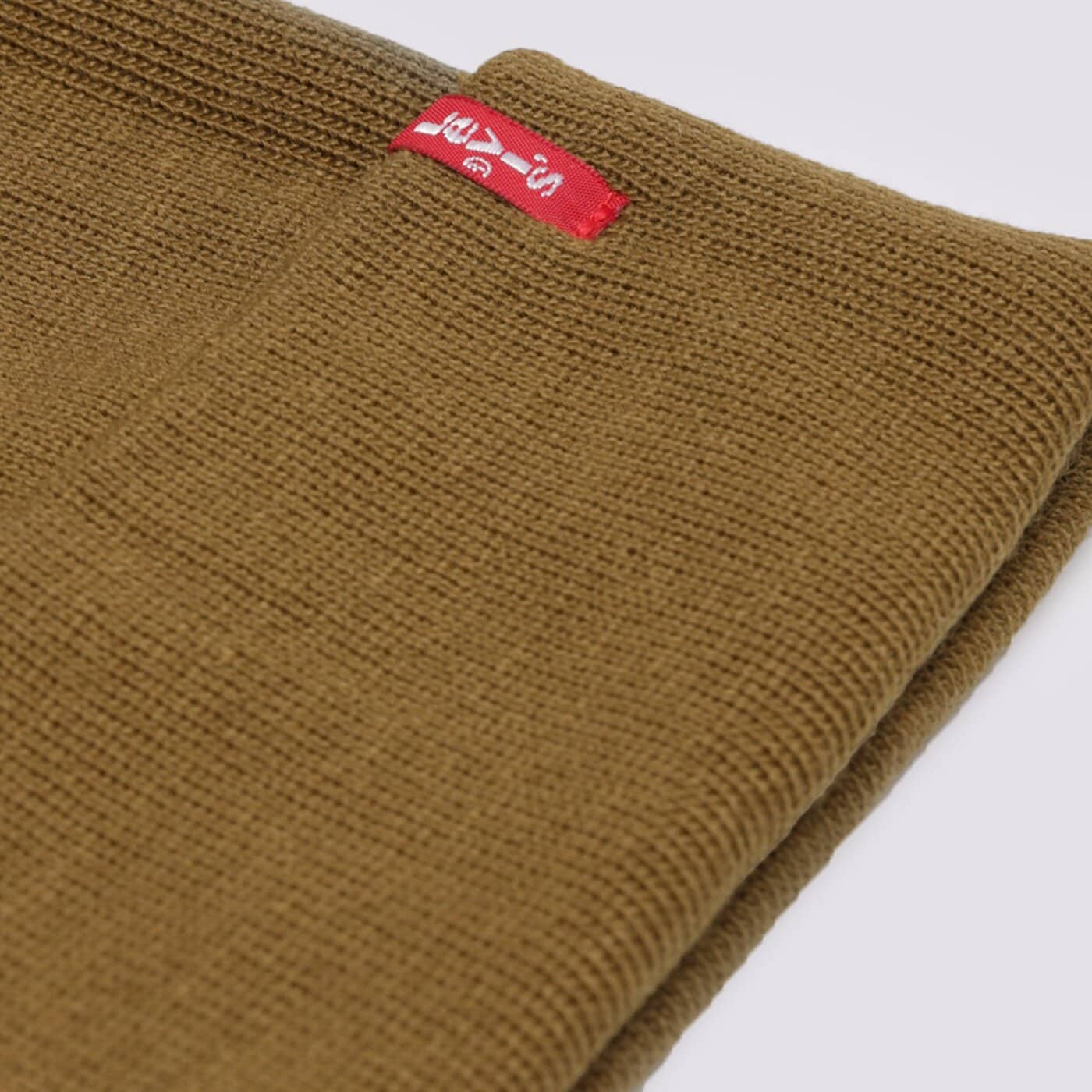 Дамска зимна шапка LEVI'S ШАПКА SLOUCHY RED TAB BEANIE d7543-0006 цвят каки