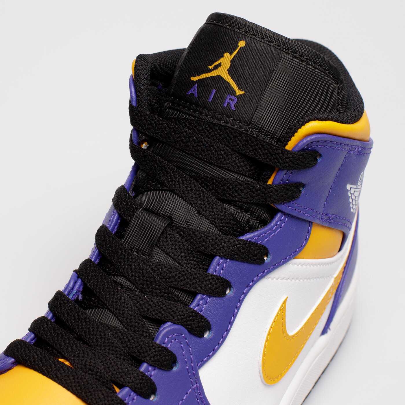 Мъжки маратонки AIR JORDAN 1 MID  dq8426-517 цвят виолетов