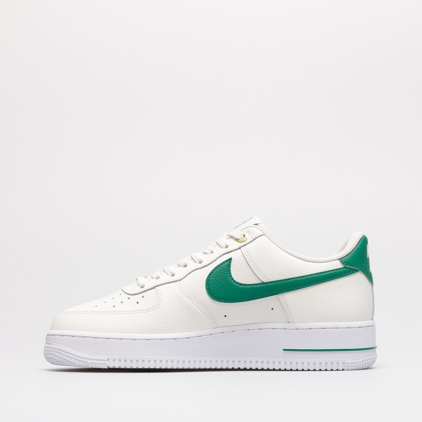 Мъжки маратонки NIKE AIR FORCE 1 '07 LV8 40TH dq7658-101 цвят бежов