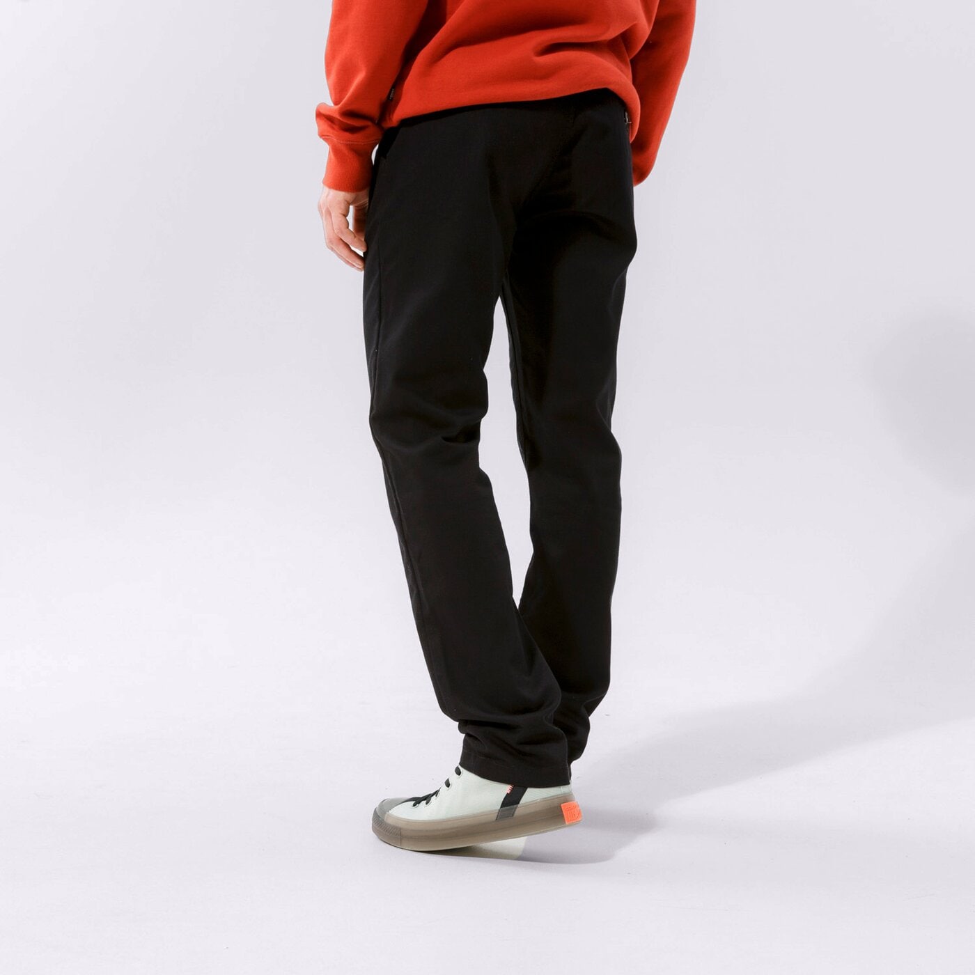 Мъжки панталони VANS ПАНТАЛОНИ MN AUTHENTIC CHINO SLIM PANT vn0a5fj7blk1 цвят черен