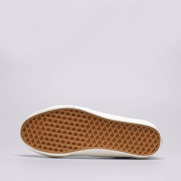 Мъжки маратонки VANS SK8 HI TAPPERED vn0a5kru705 цвят бял