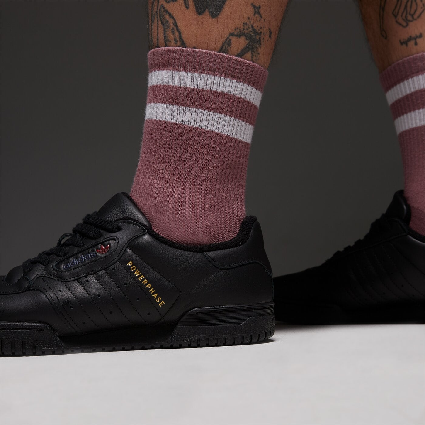 Мъжки маратонки ADIDAS POWERPHASE jh5482 цвят черен