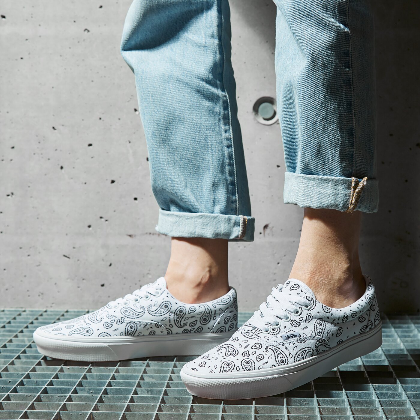 Дамски маратонки VANS UA COMFYCUSH ERA vn0a3wm942m1 цвят многоцветен