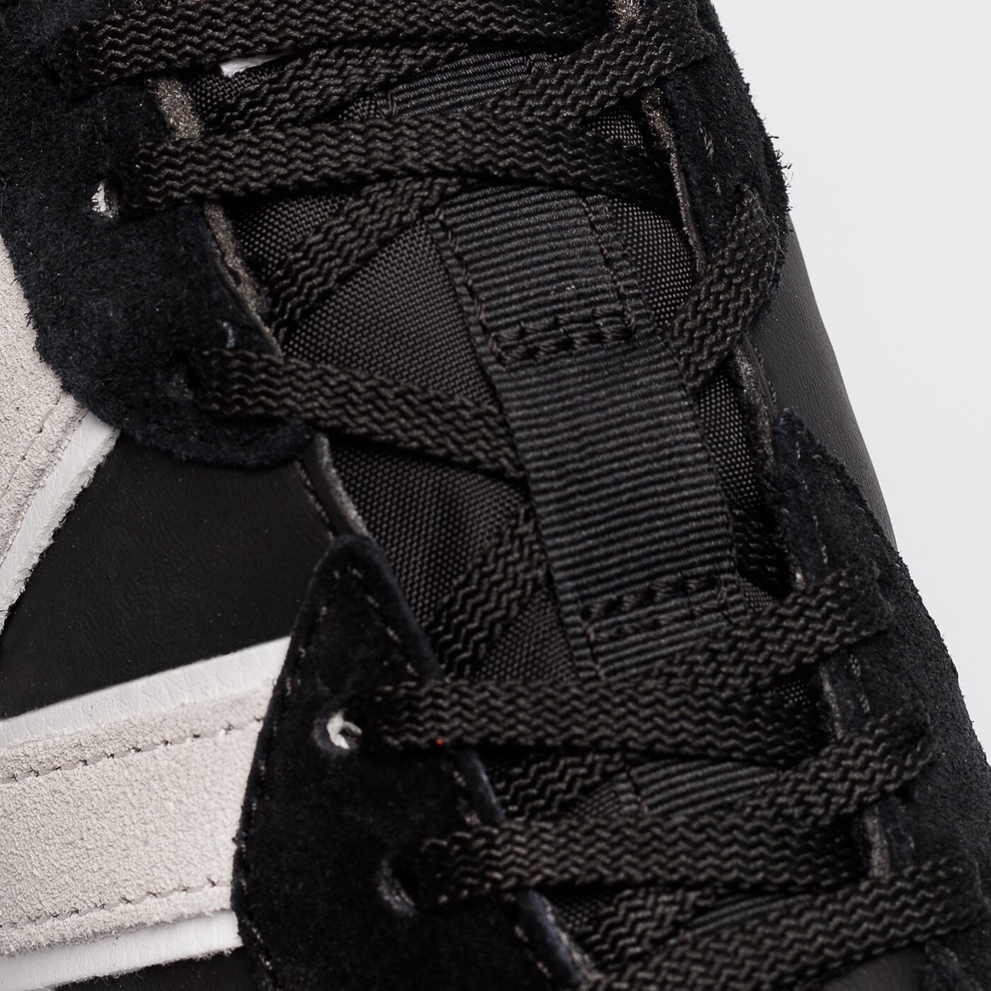 Дамски маратонки NEW BALANCE 327  ws327lw цвят черен