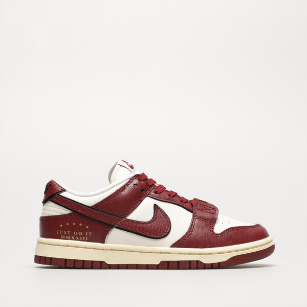 Дамски маратонки NIKE W DUNK LOW SE dv1160-101 цвят бордо