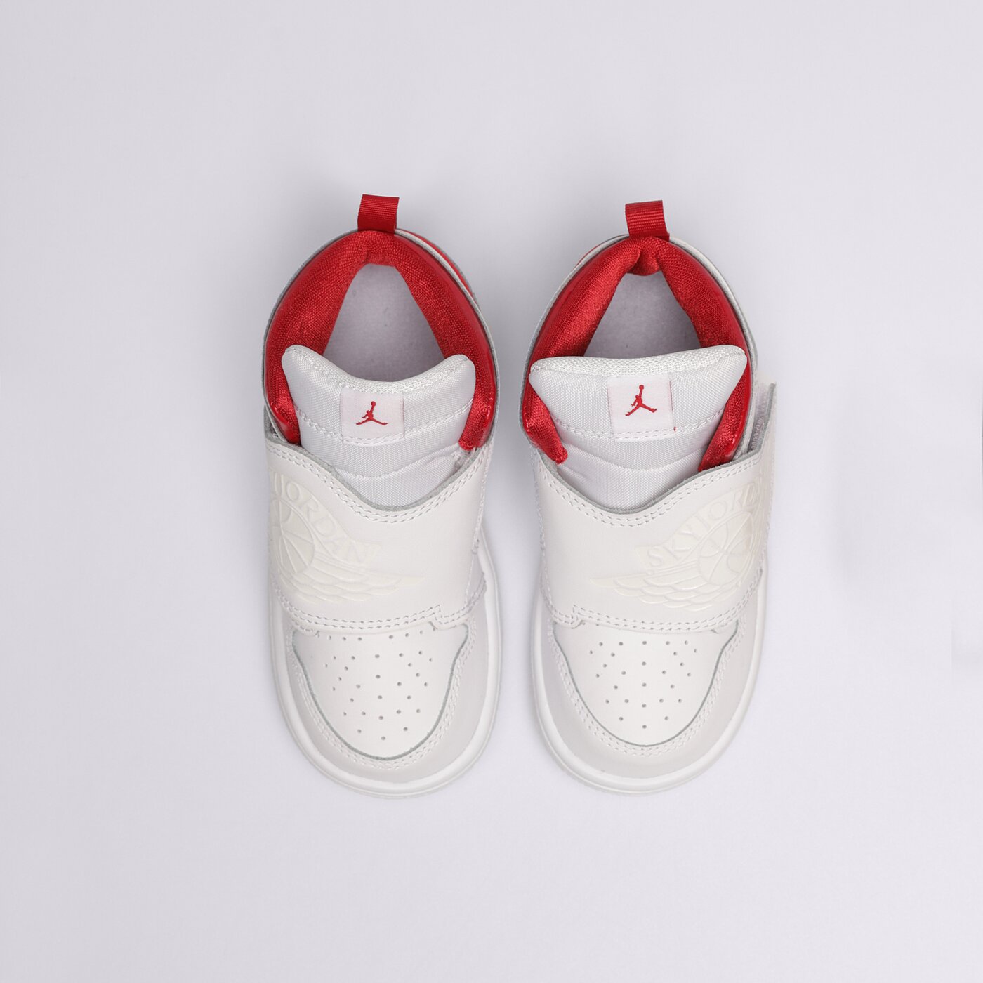 Детски маратонки SKY JORDAN 1  bq7196-103 цвят бял