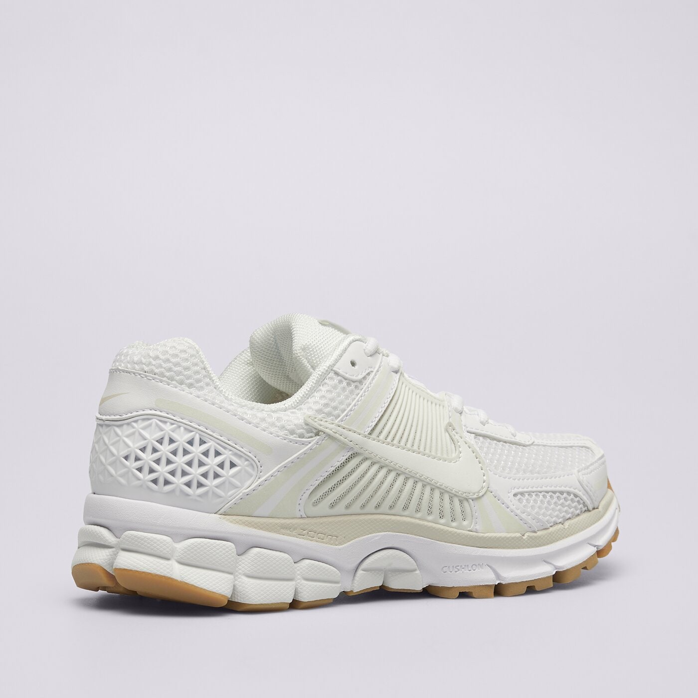 Дамски маратонки NIKE ZOOM VOMERO 5 fj2028-104 цвят бежов