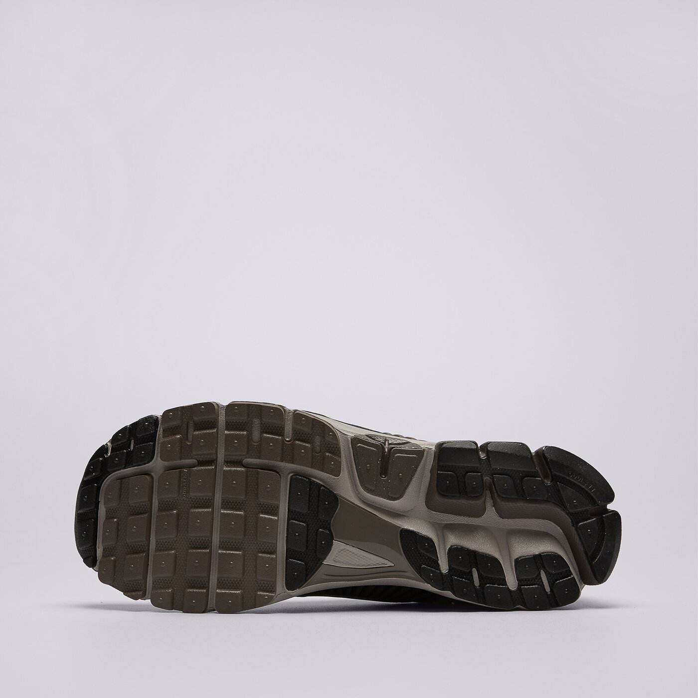 Мъжки маратонки NIKE ZOOM VOMERO 5 fb9149-005 цвят кафяв