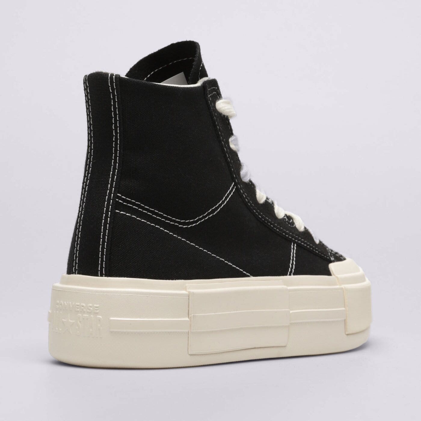 Дамски маратонки CONVERSE CHUCK TAYLOR ALL STAR CRUISE a04689c цвят черен