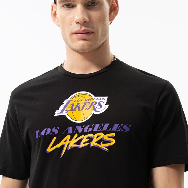 Мъжка тениска NEW ERA ТЕНИСКА NBA SCRIPT LAKERS LOS ANGELES LAKERS BLKTRP 60284675 цвят черен