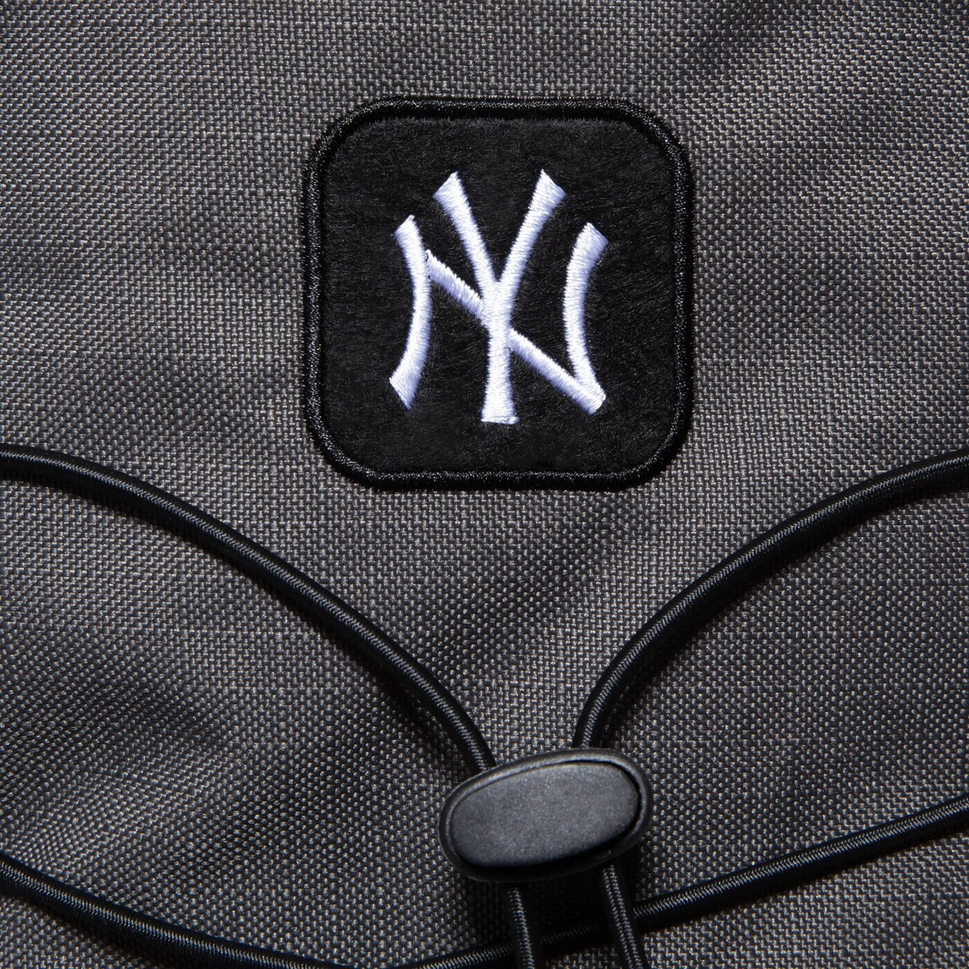 Детска раница NEW ERA РАНИЦА BUNGEE BAG NYY GRH NEW ERA GRHWHI 60240073 цвят сив