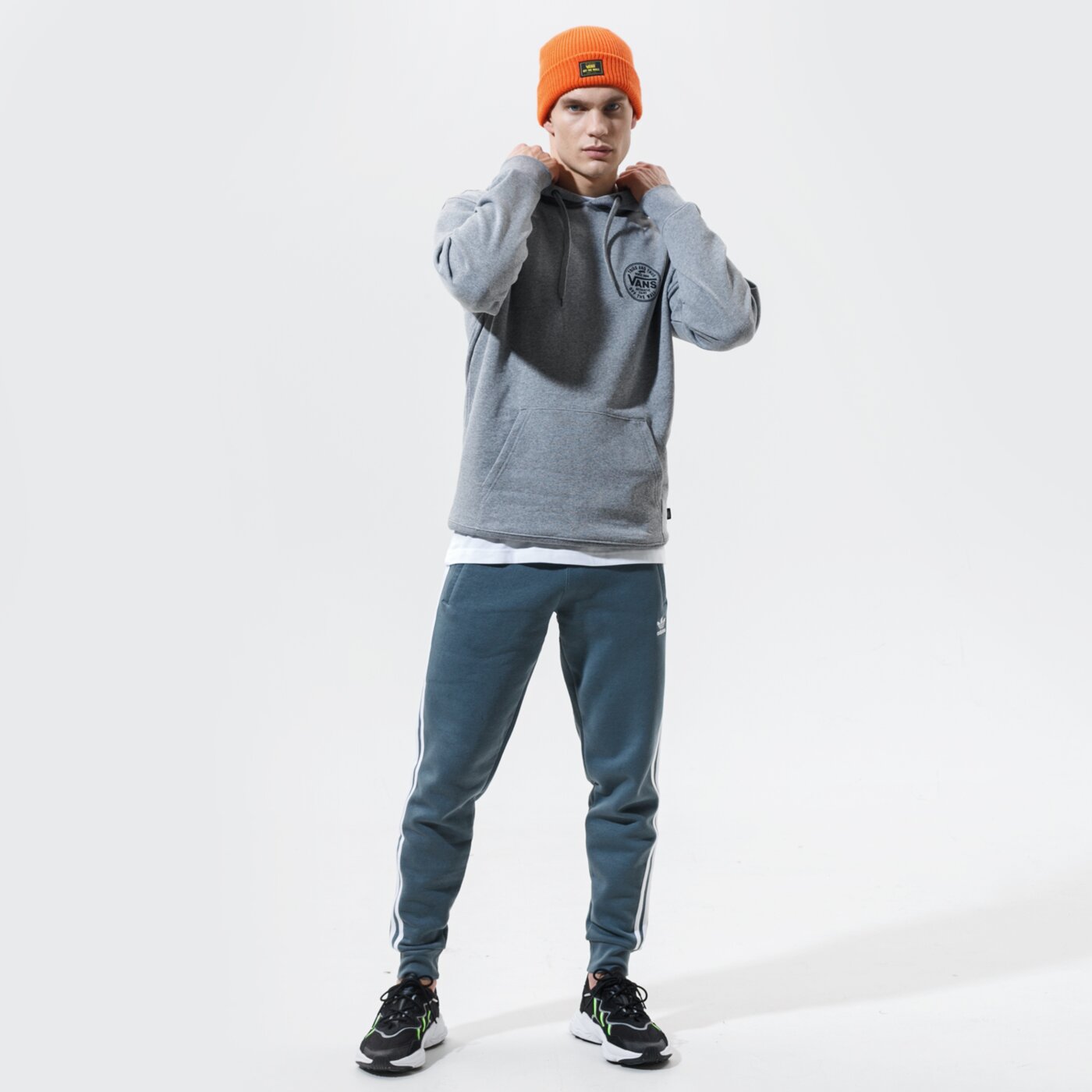 Мъжки суичър VANS СУИТЧЪР С КАЧУЛКА MN TRIED AND TRUE PO CEMENT HEATHER vn0a54az02f1 цвят сив