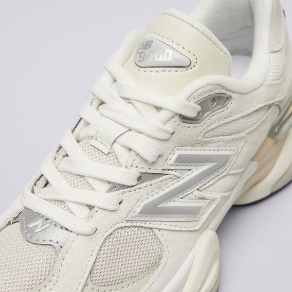 Дамски маратонки NEW BALANCE 9060  u9060wht цвят бежов
