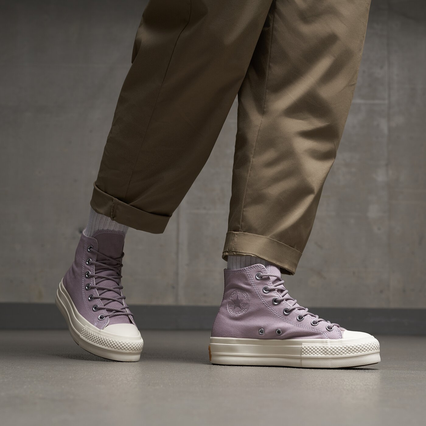 Дамски маратонки CONVERSE CHUCK TAYLOR ALL STAR LIFT a05014c цвят виолетов