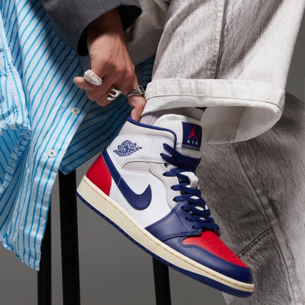 Мъжки маратонки AIR JORDAN 1 MID  dq8426-102 цвят многоцветен