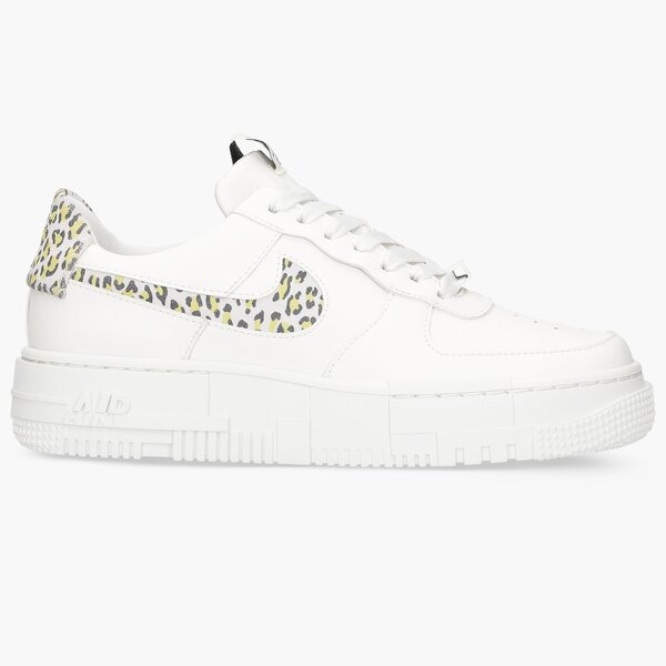 Дамски маратонки NIKE W AF1 PIXEL SE dh9632-101 цвят бежов