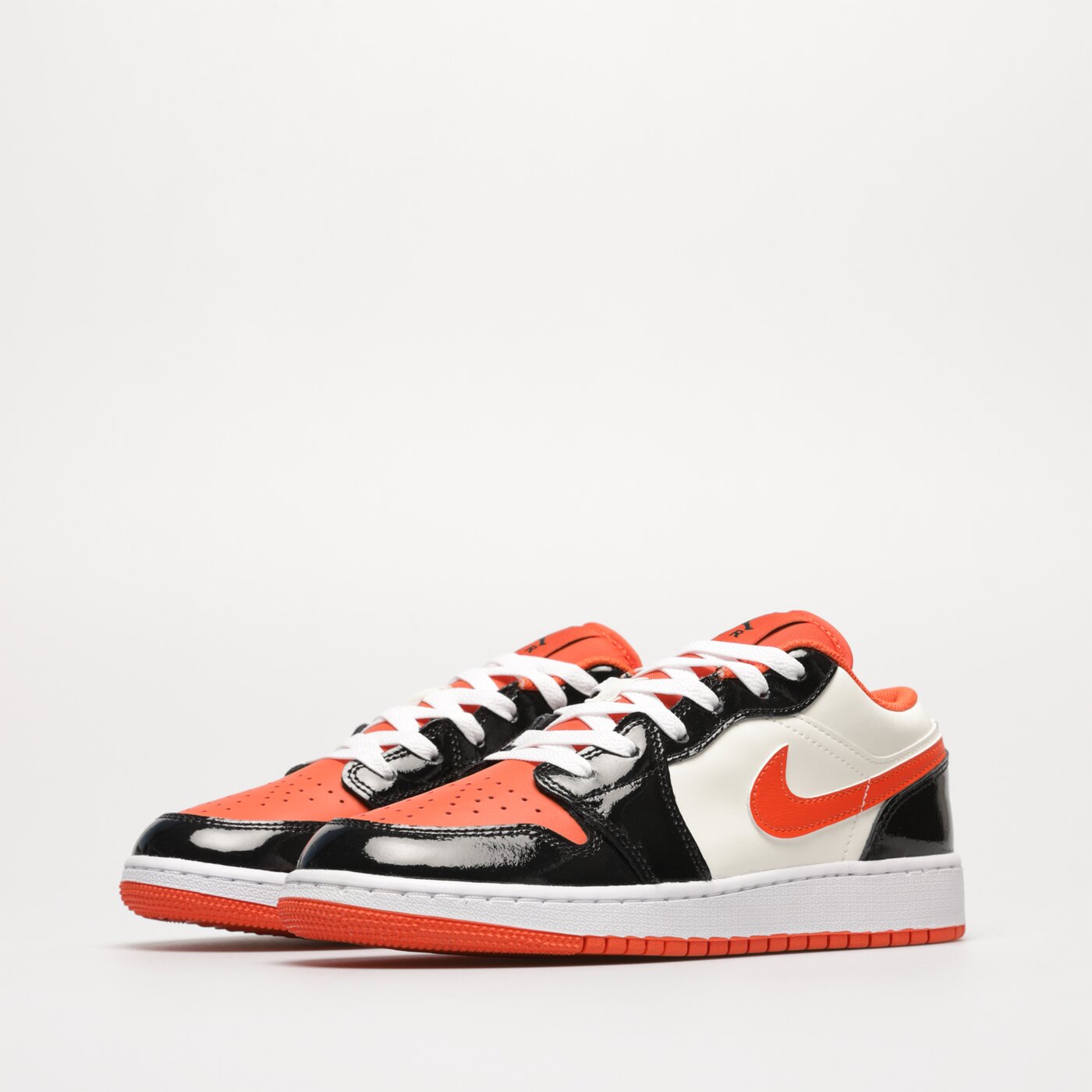 Детски маратонки AIR JORDAN 1 LOW SE dv1335-800 цвят бял