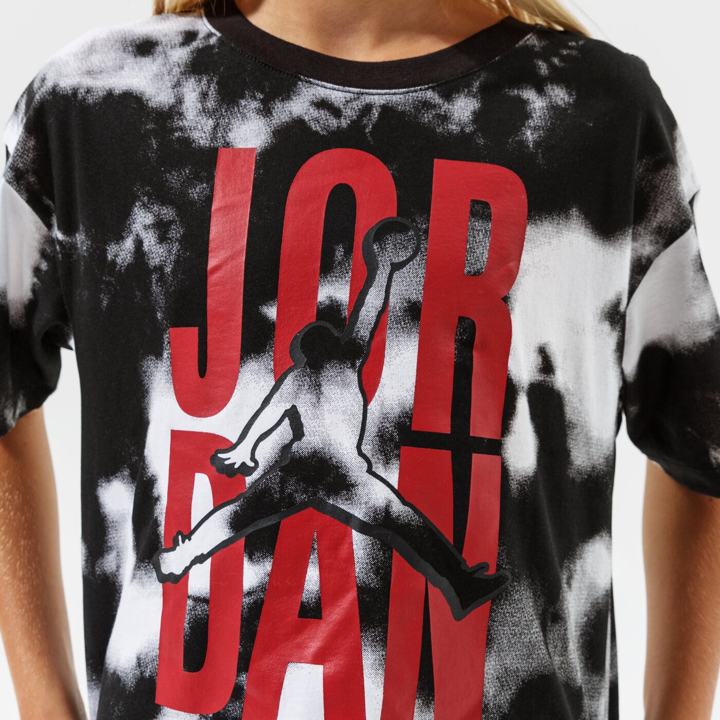 Детска тениска JORDAN ТЕНИСКА JORDAN GIRL TIE DYE BOXY TEE GIRL 45a764-k04 цвят черен
