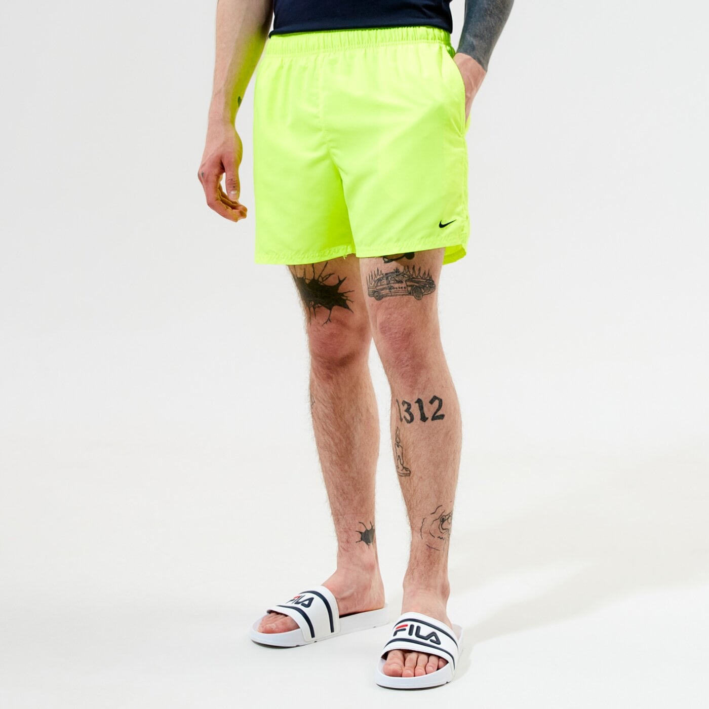 Мъжки къси панталони NIKE ШОРТИ NIKE ESSENTIAL 5" nessa560737 цвят жълт