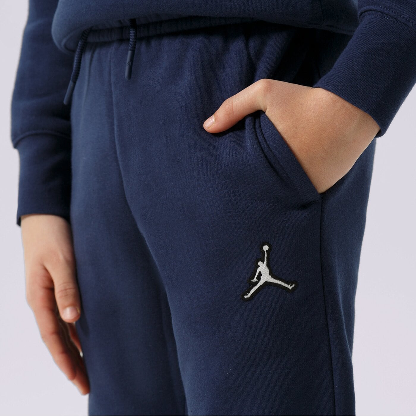 Детски панталони JORDAN ПАНТАЛОНИ ESSENTIALS PANT BOY 95a716-u90 цвят тъмносин