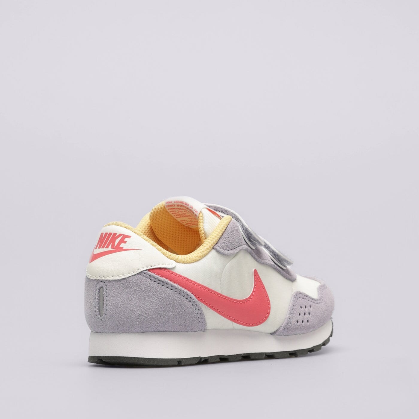 Детски маратонки NIKE MD VALIANT cn8559-502 цвят бежов