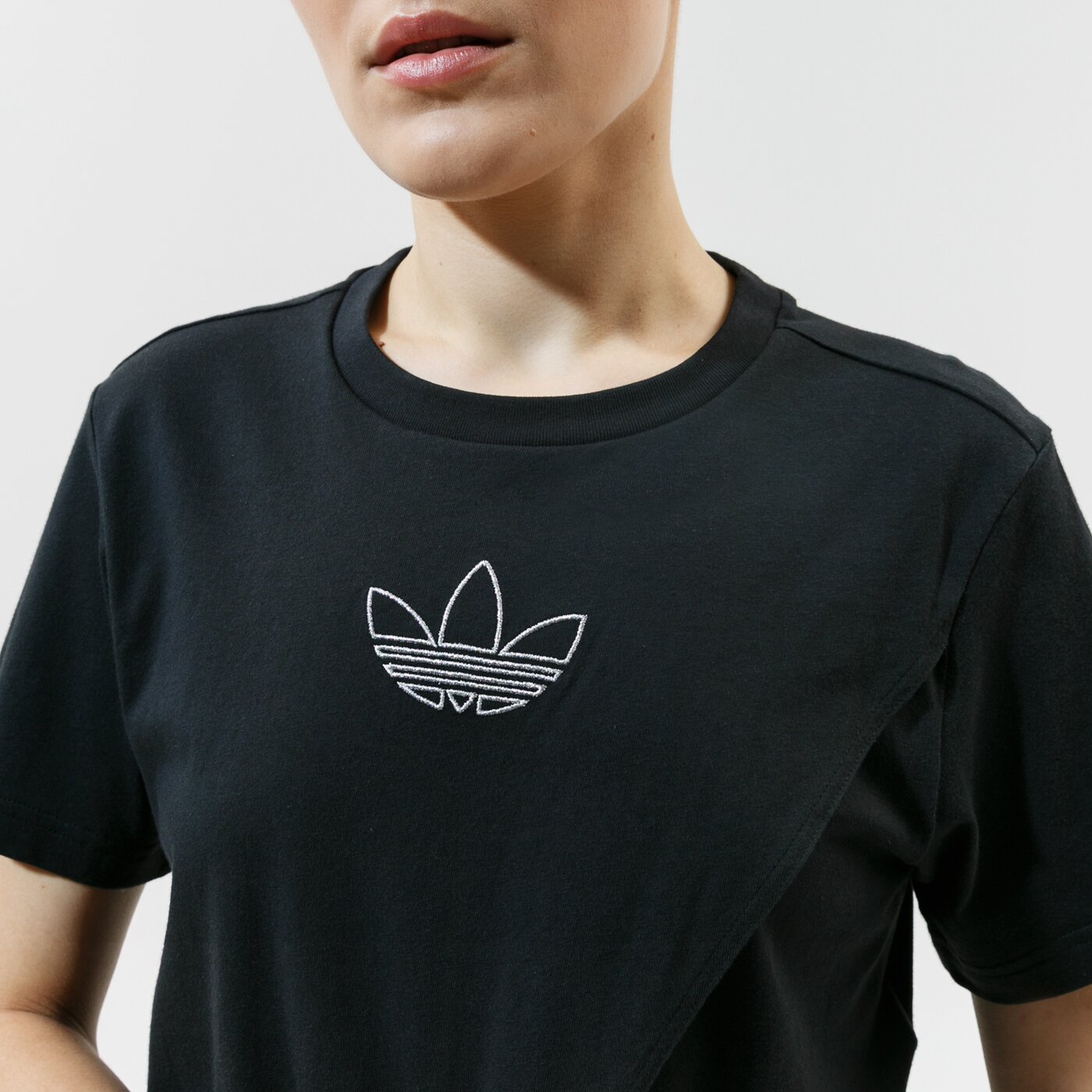 Дамска тениска ADIDAS ТЕНИСКА BOXY ТЕНИСКА gn3160 цвят черен