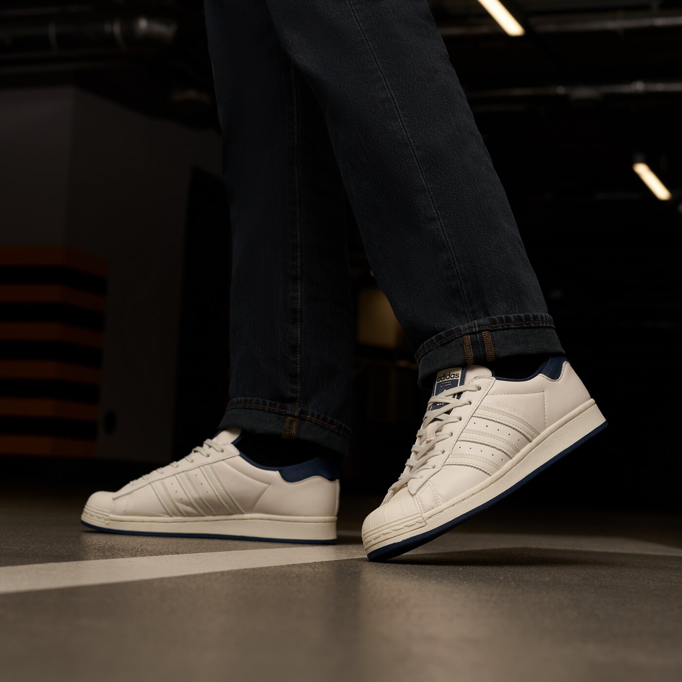 Мъжки маратонки ADIDAS SUPERSTAR  gw2045 цвят бежов