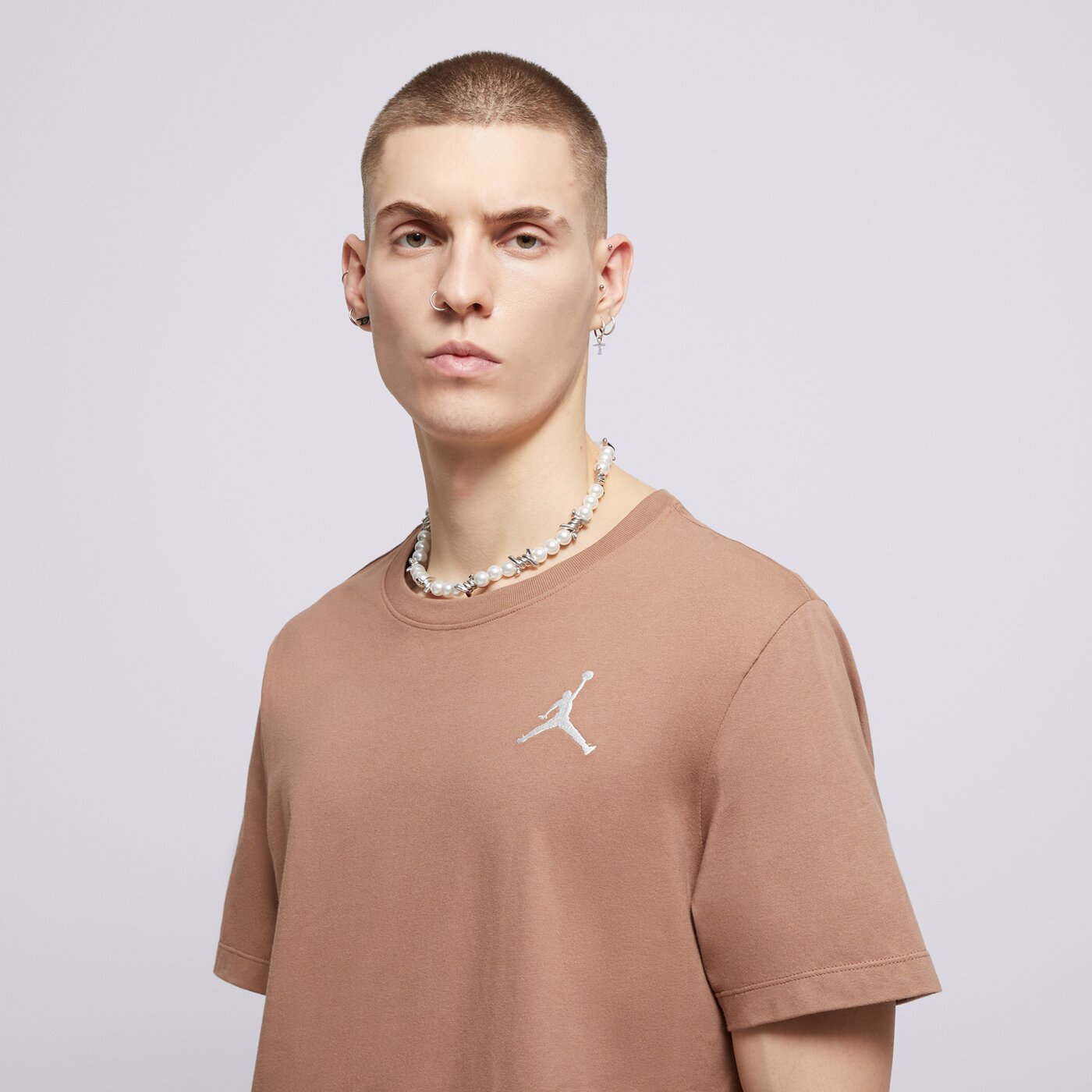 Мъжка тениска JORDAN ТЕНИСКА M J JUMPMAN EMB SS CREW dc7485-223 цвят бежов