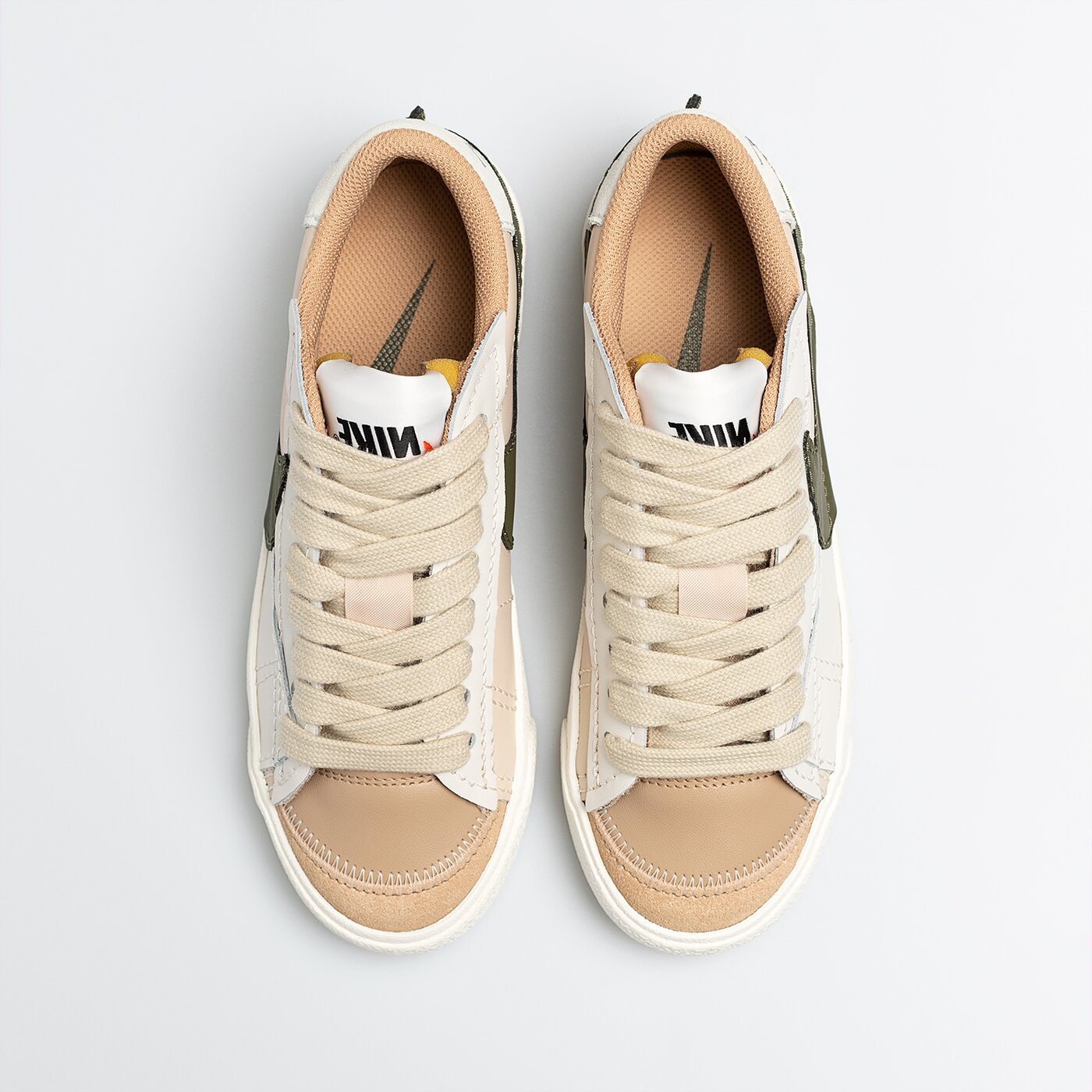 Дамски маратонки NIKE W BLAZER LOW '77 JUMBO dq1470-105 цвят бежов