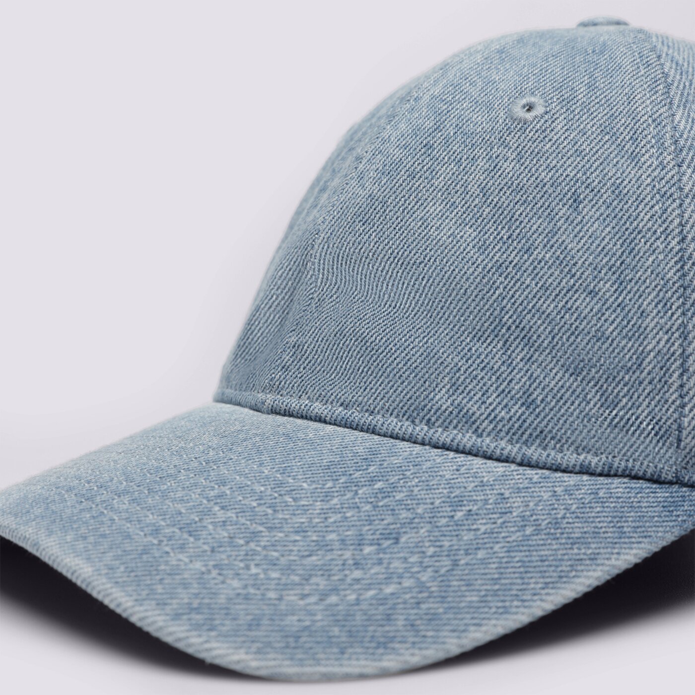 Дамска шапка с козирка LEVI'S ШАПКА ESSENTIAL CAP d75890003 цвят син