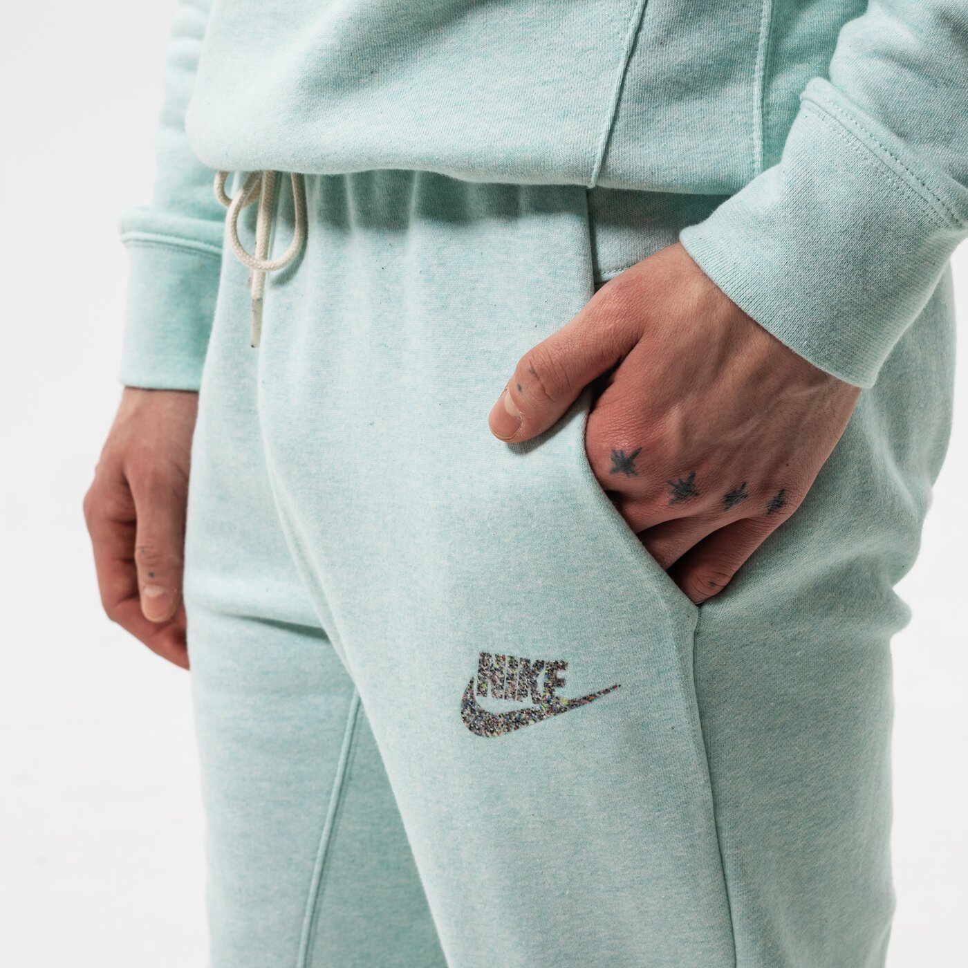 Мъжки панталони NIKE ПАНТАЛОНИ M NSW REVIVAL FLC JGGR C dm5626-379 цвят зелен