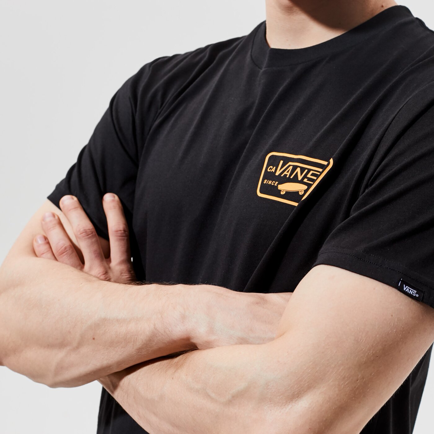 Мъжка тениска VANS ТЕНИСКА MN FULL PATCH BACK SS BLACK/SAFFRON vn0a3h5kz4w1 цвят черен