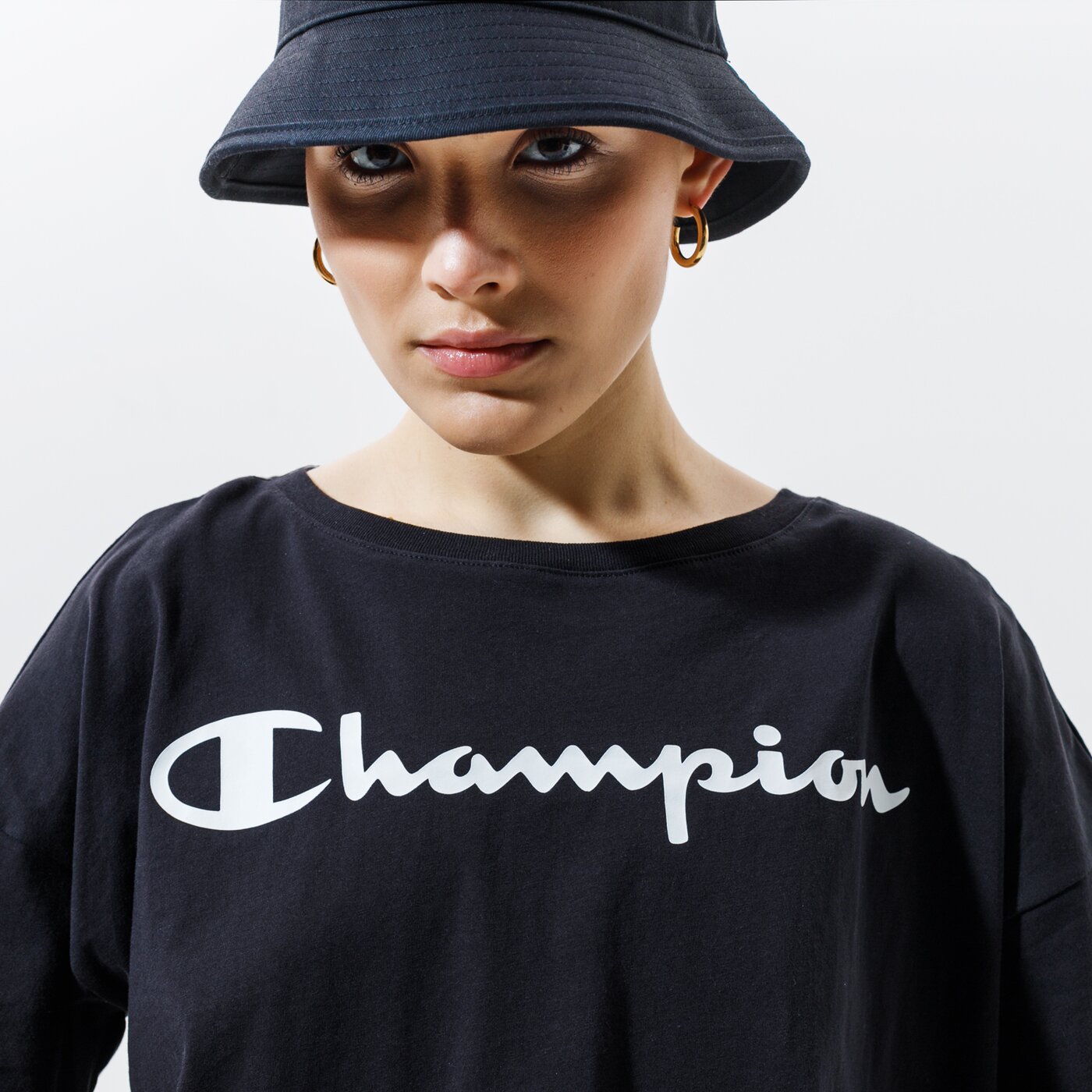 Дамска тениска CHAMPION ТЕНИСКА CREWNECK ТЕНИСКА 113970kk001 цвят черен