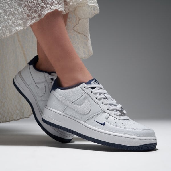 Детски маратонки NIKE AIR FORCE 1 hf0952-001 цвят бял