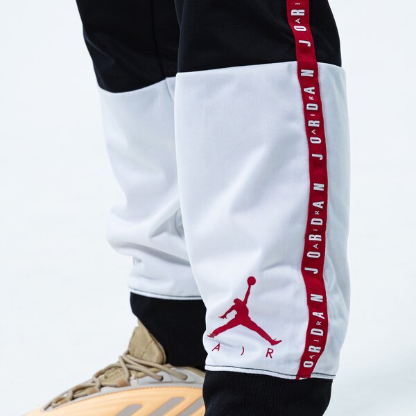 Детска тениска JORDAN КОМПЛЕКТ JUMPMAN AIR BLOCKED TRICOT SET BOY 95a838-023 цвят многоцветен