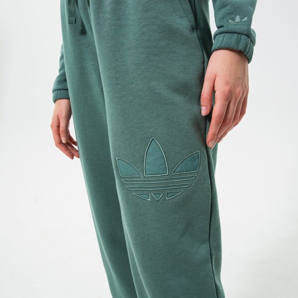 Дамски панталони ADIDAS ПАНТАЛОНИ CUFFED PANT he4751 цвят зелен