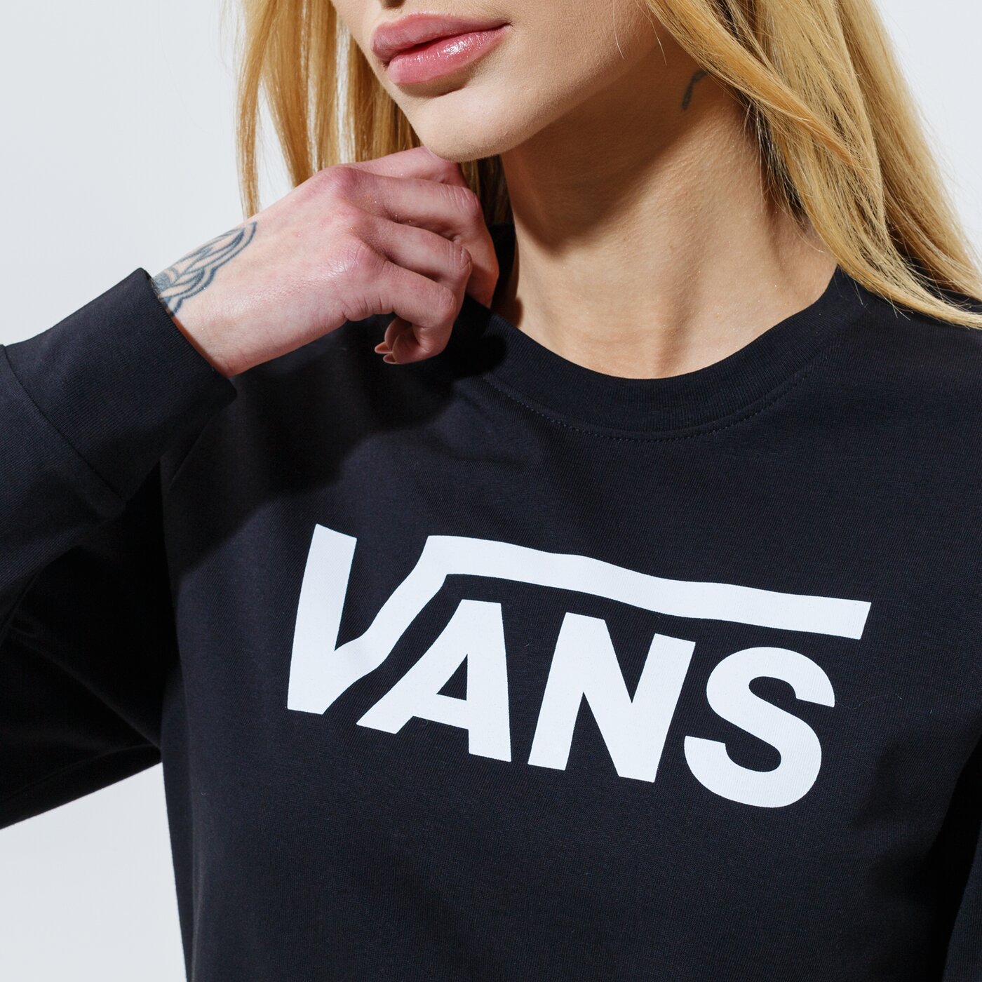 Дамска тениска VANS ТЕНИСКА FLYING V CLASSIC LS BF vn0a47wnblk1 цвят черен