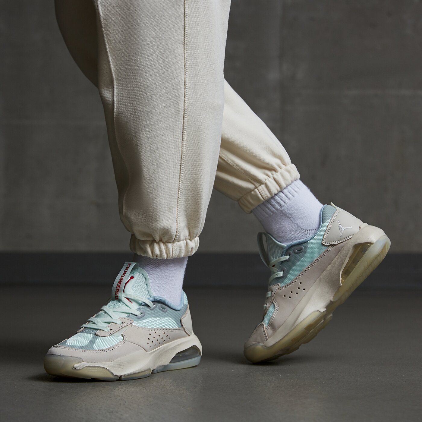 Дамски маратонки JORDAN AIR 200E dh7381-163 цвят бежов