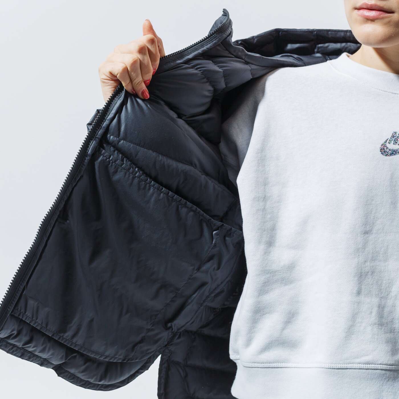 Дамско зимно яке NIKE ЯКЕ ЗИМНО W NSW WR LT WT DWN JKT cu5094-011 цвят черен