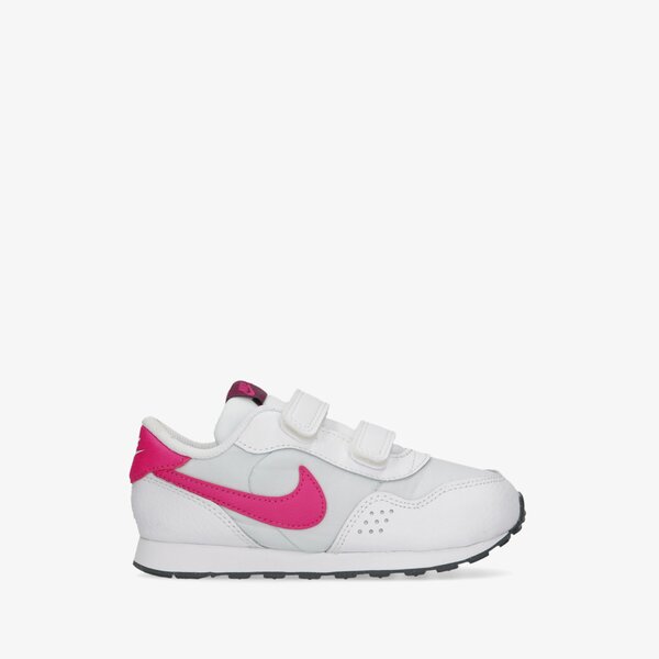 Детски маратонки NIKE MD VALIANT cn8560-019 цвят бял