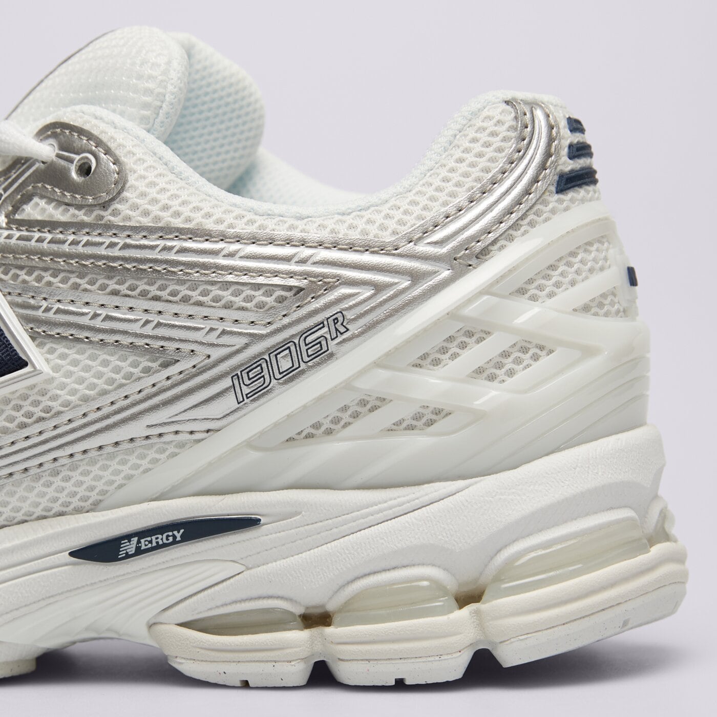 Мъжки маратонки NEW BALANCE 1906R u1906rcm цвят бял