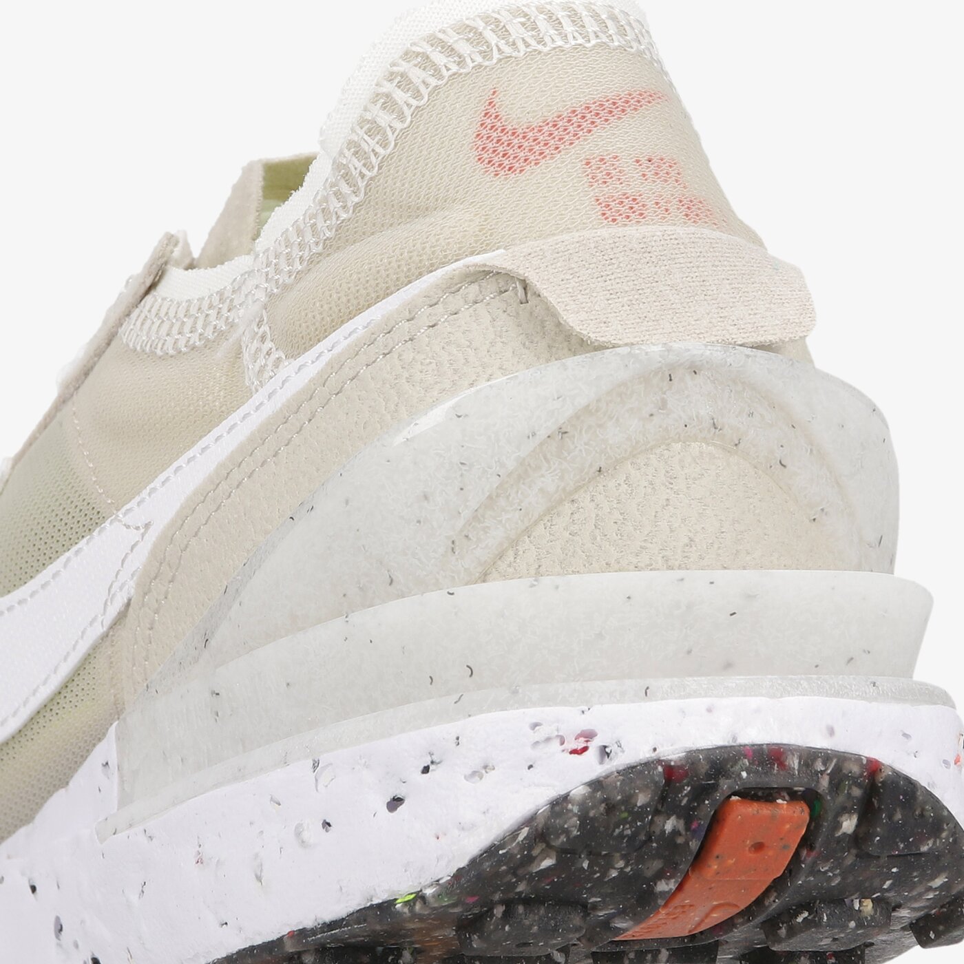 Дамски маратонки NIKE WAFFLE ONE CRATER dj9640-200 цвят бежов