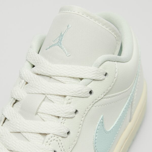 Дамски маратонки WMNS AIR JORDAN 1 LOW dc0774-134 цвят мента