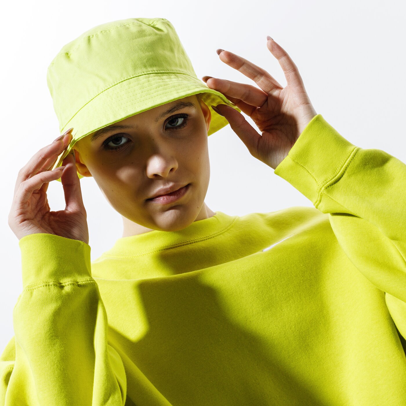 Дамски суичър NIKE СУИТЧЪР SPORTSWEAR ESSENTIALS ck0168-344 цвят жълт