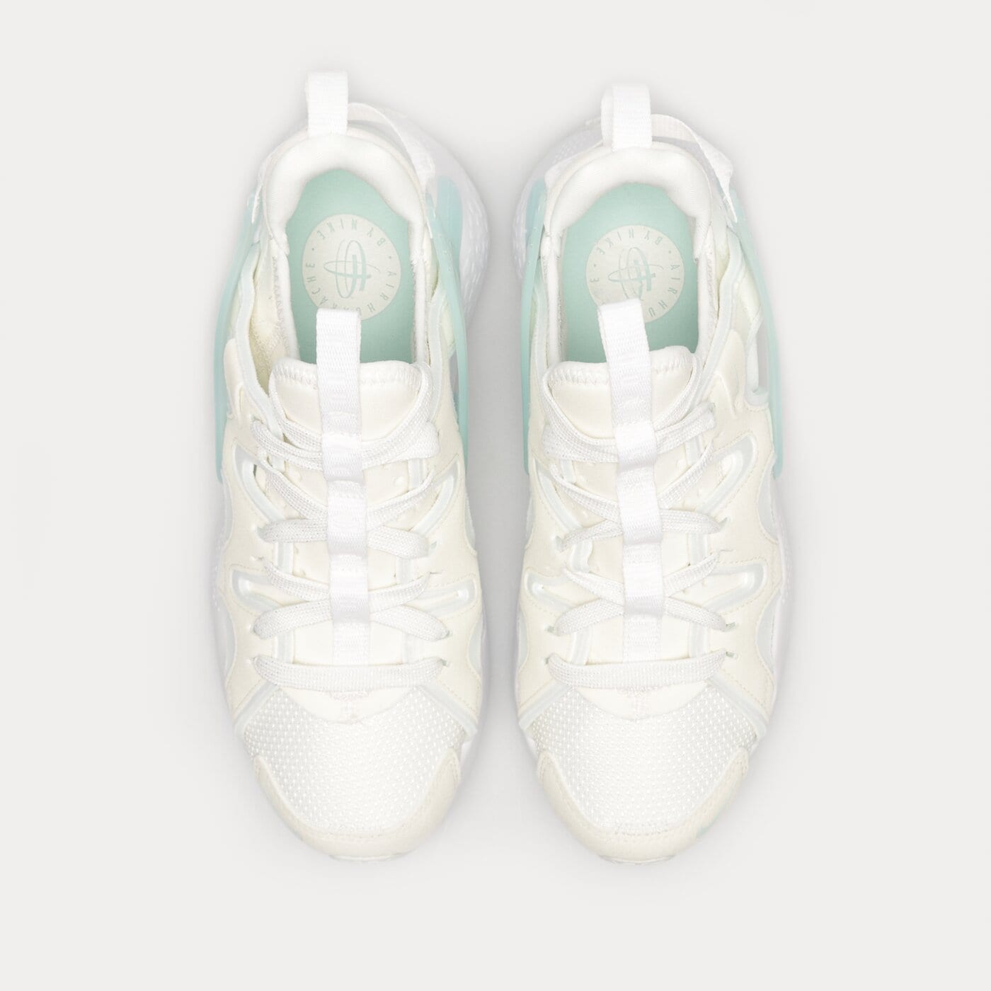 Дамски маратонки NIKE AIR HUARACHE CRAFT dq8031-104 цвят бял