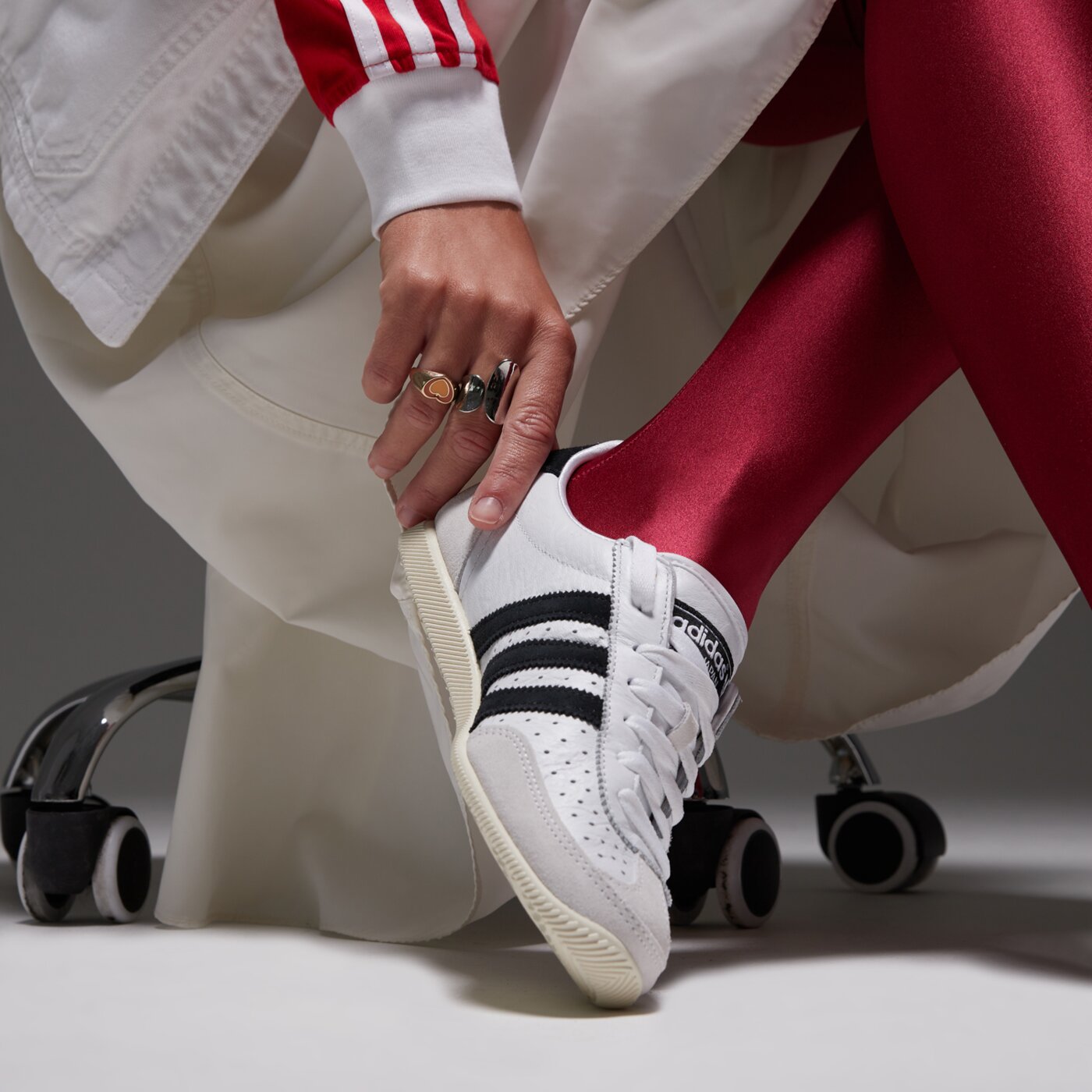 Дамски маратонки ADIDAS JAPAN ih5489 цвят бял